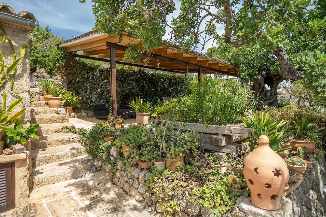 Can Pulit - Finca Romantica Para 2 Con Piscina Y Vistas En Selva  Hébergement de vacances Selva (Mallorca)